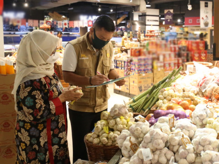  Sudin KPKP Jaksel Pantau Harga Bahan Pokok di Tebet 