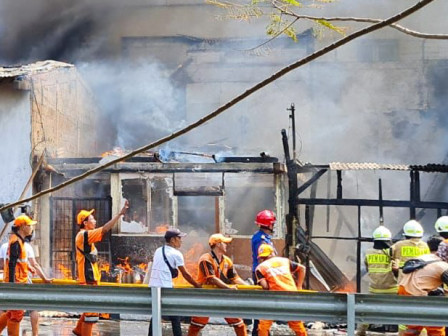 Kebakaran Rumah di Sumur Batu Berhasil Dipadamkan 