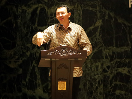 Basuki Serahkan Lahan Monas untuk Stasiun Gambir