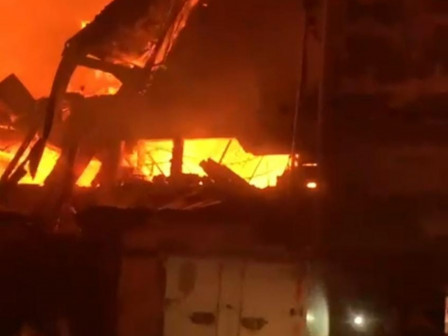 Kebakaran Pabrik di Tegal Alur Berhasil Dilokalisir Petugas