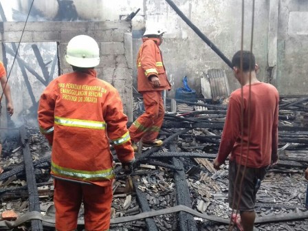 Kebakaran di Kalibaru Hanguskan Gudang Penyewaan Tenda