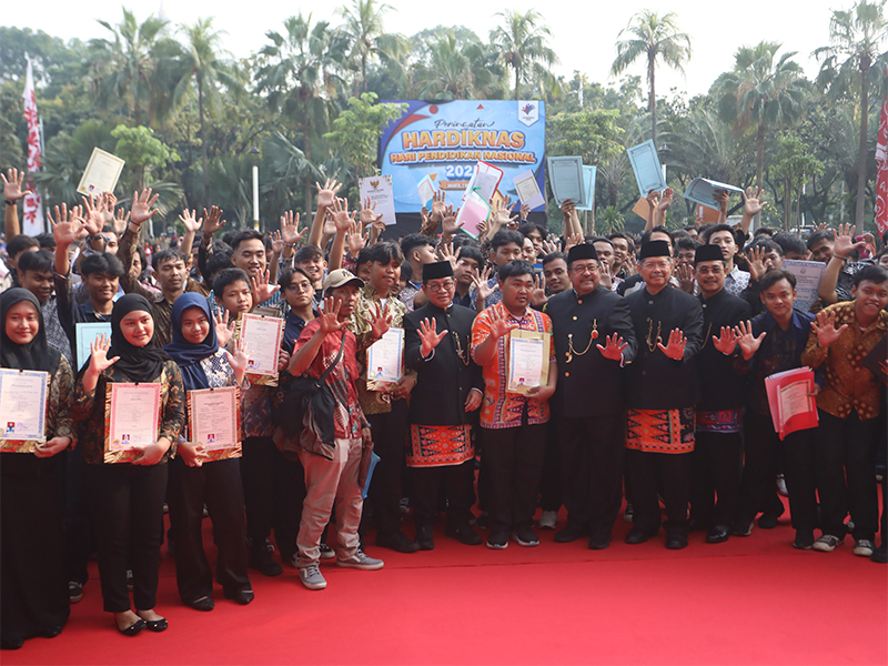 Prioritaskan Pendidikan, Pemprov DKI Bantu 488 Siswa Ambil Ijazah Tertahan