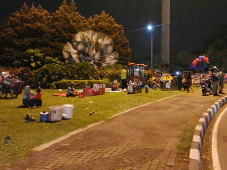 Taman Tugu Tani Diduduki PKL