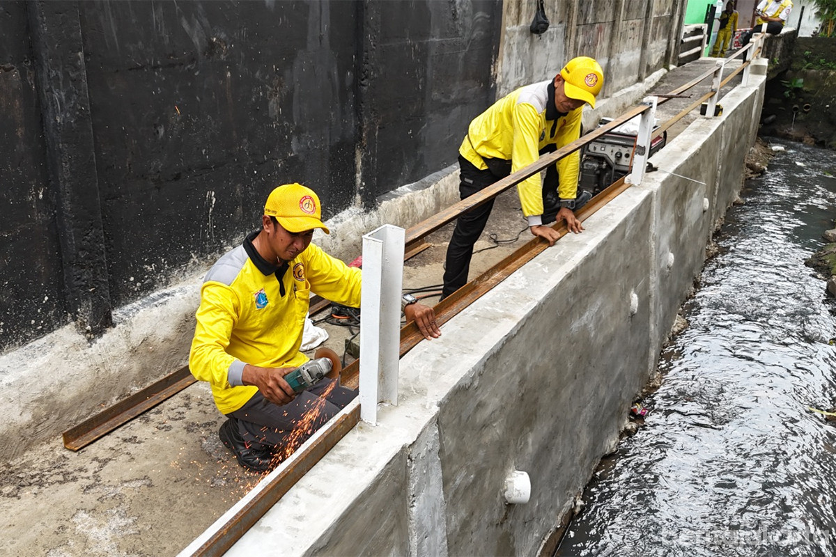 Pemasangan Railing di Jalan Kebagusan II