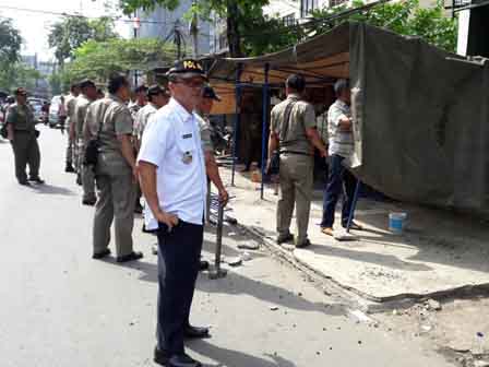 Bangunan Liar di Mangga Besar Dibongkar