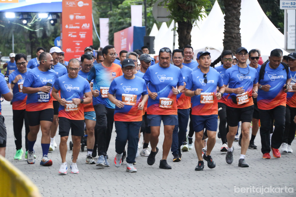 Pramono dan Ribuan Peserta meriahkan Kick Off PAM JAYA JEKATE Running Series