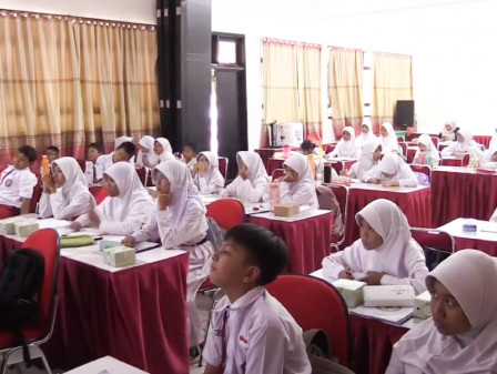  100 Peserta Ikuti Pelatihan Dokter Kecil di SD Negeri 01 Pejaten Timur 