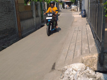  Pengurasan Saluran Jalan Pelita Cengtim Rampung