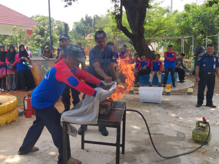  40 Peserta Ikuti Pelatihan Penanggulangan Kebakaran di RPTRA Pondok Kelapa Berseri