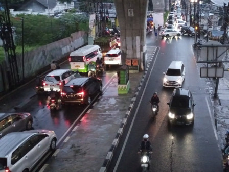 Jalan Ciputat Raya Surut Dapat Dilintasi Kendaraan/