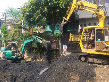 Sedimen Saluran PHB Kalibata Bawah Dikeruk 