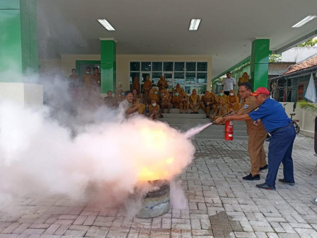 Puluhan Nakes Kepulauan Seribu Selatan Dilatih Pencegahan Kebakaran