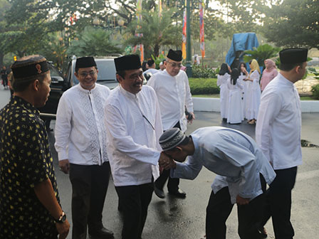 djarot salat ied balaikota