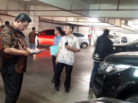 SBPRD Jakut Door to Door kendaraan Penuggak Pajak di Parkiran Mall