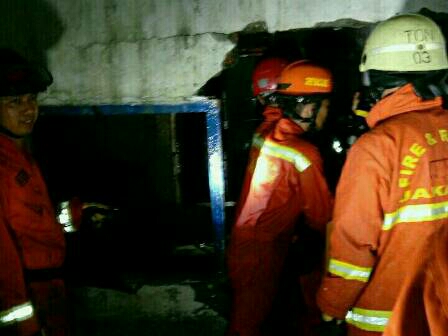 Kebakaran Rumah Tingkat di Jl H Nawi Dalam Padam