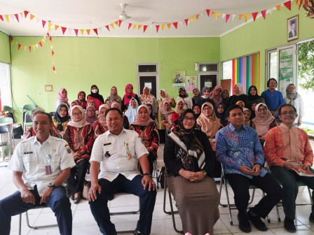 50 Peserta Ikuti Sosialisasi Pernikahan Dini di RPTRA Cibesut 