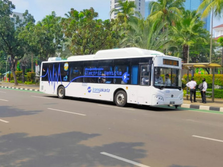 Transjakarta Uji Coba Bus Listrik Rute Balai Kota - Blok M