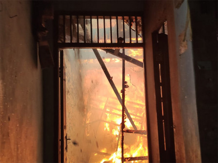  Kebakaran di Jatinegara Diduga Akibat Arus Pendek Listrik
