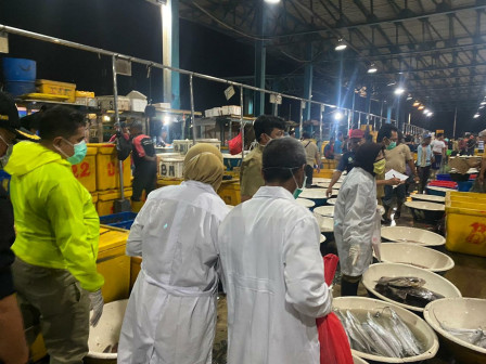 Dinas KPKP Lakukan Pengawasan di Pasar Ikan Muara Angke