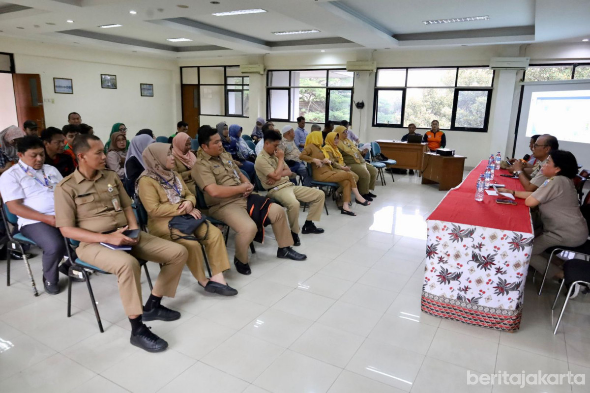 Tim Terpadu Pemkot Jakpus menggelar Pembinaan Piala Adipura 2025 di Tanah Abang