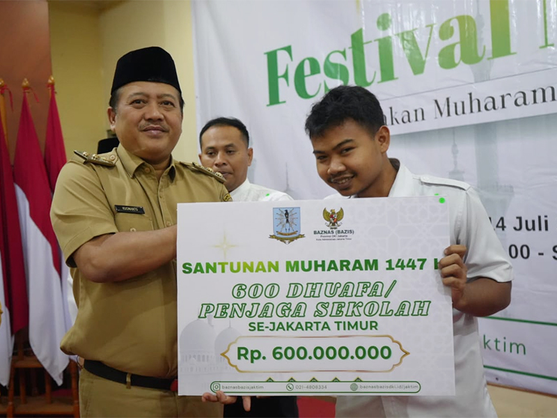 Festival Muharram 1447 H, Pemkot Jaktim Serahkan Santunan pada 2.200 Mustahik.