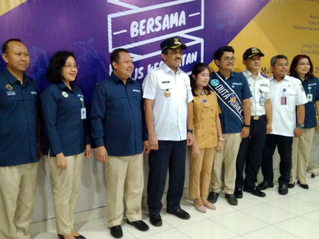  Wali Kota Jaktim Resmikan Posko Kesehatan di Terminal Pulogebang 