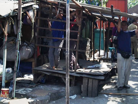 Besok, Petugas PPSU Bantu Angkut Hasil Penertiban Lapak PKL