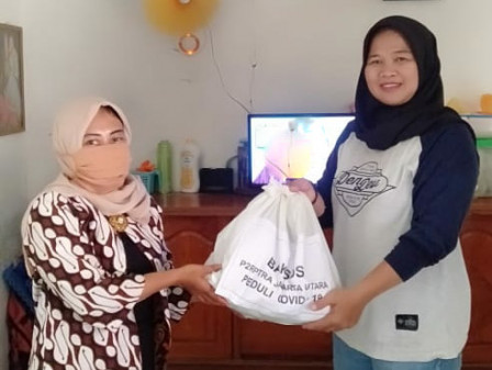 Pengelola RPTRA se Jakarta Utara Donasikan Sembako bagi Warga