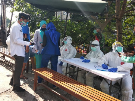 75 Orang Jalani Rapid Test di Pasar Obor Cijantung