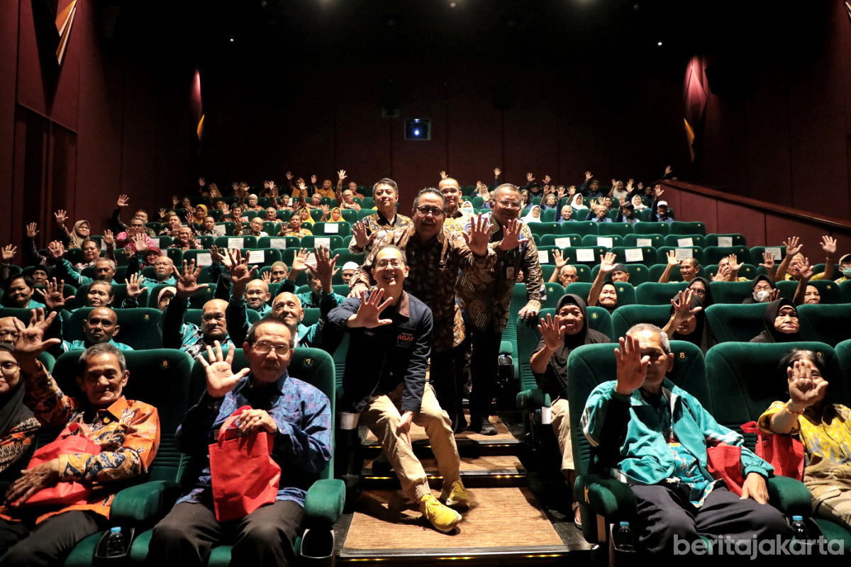 Wagub mengajak Seratus Lansia Nonton Bareng Agak Laen, Menyala Pantiku