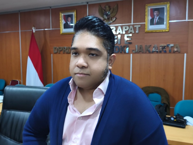 https://multimedia.beritajakarta.id/photo/2014_508c75c8507a2ae5223dfd2faeb98122/Dukung Perluasan Pojok Baca untuk Tingkatkan Literasi Warga