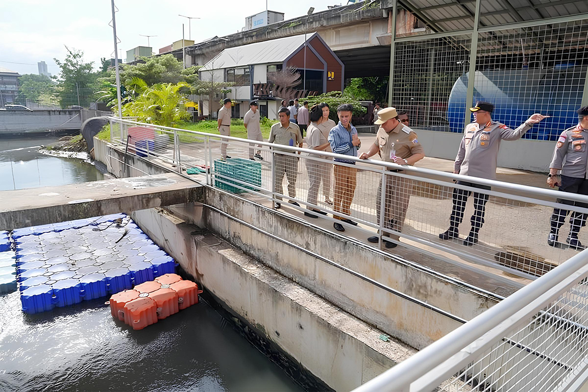 Hendra Hidayat meninjau infrastruktur pengendali banjir di Jakarta Utara