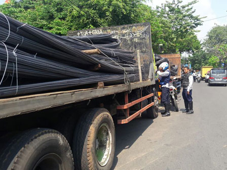 3 Truk Kontener Terjaring Operasi Liar