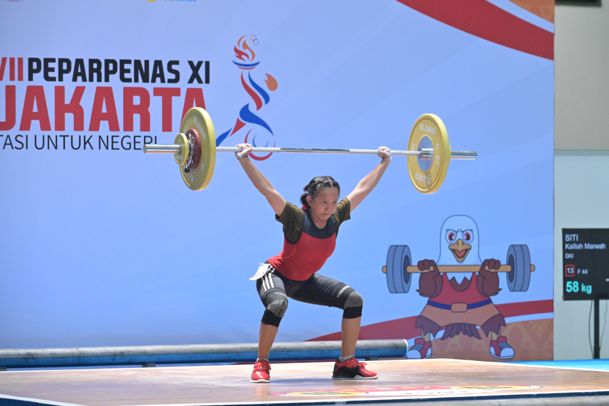 Angkat Besi Sumbang Emas Pertama POPNAS 2025 untuk DKI Jakarta 