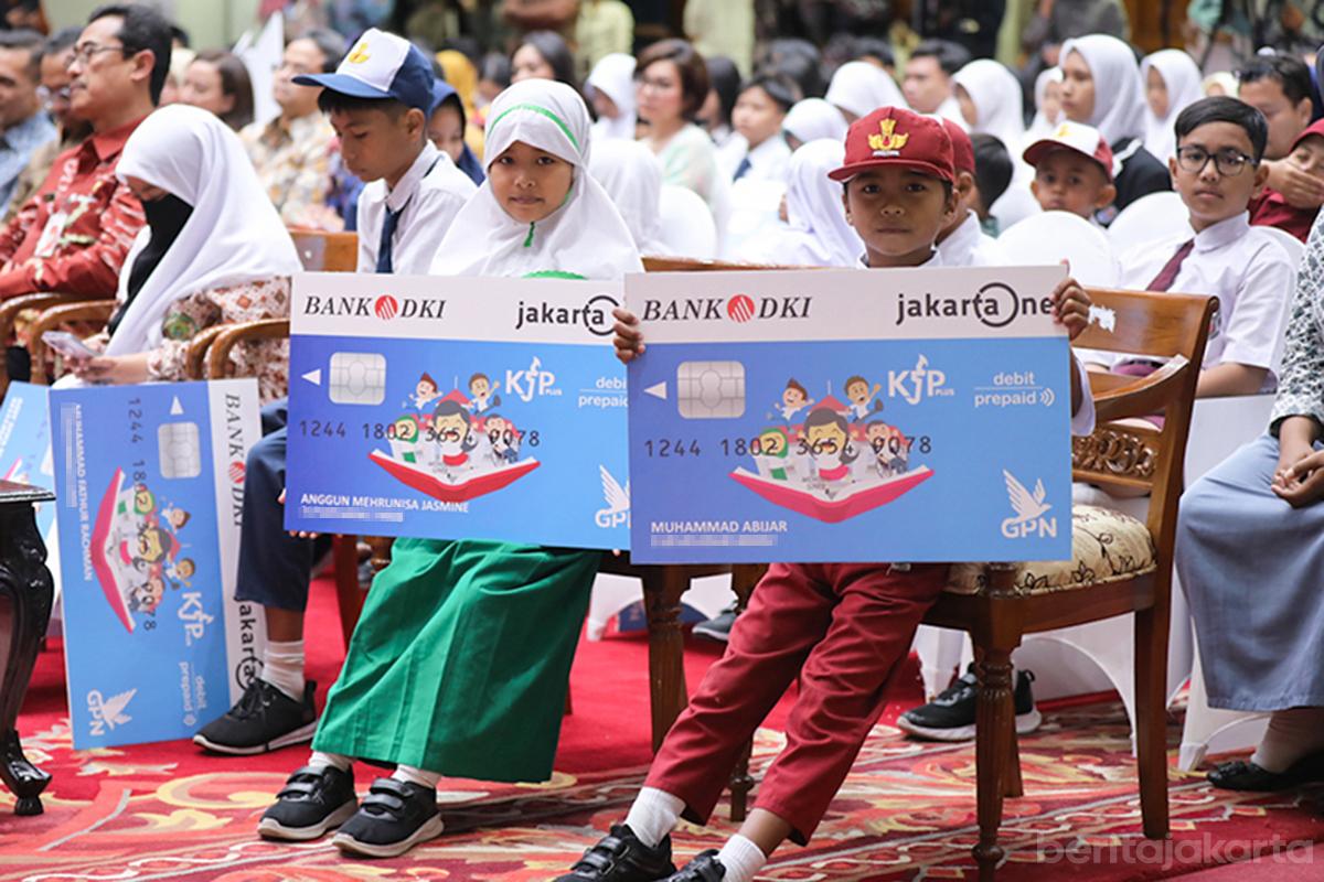 Pelajar murid siswa siswi penerima kjp jati