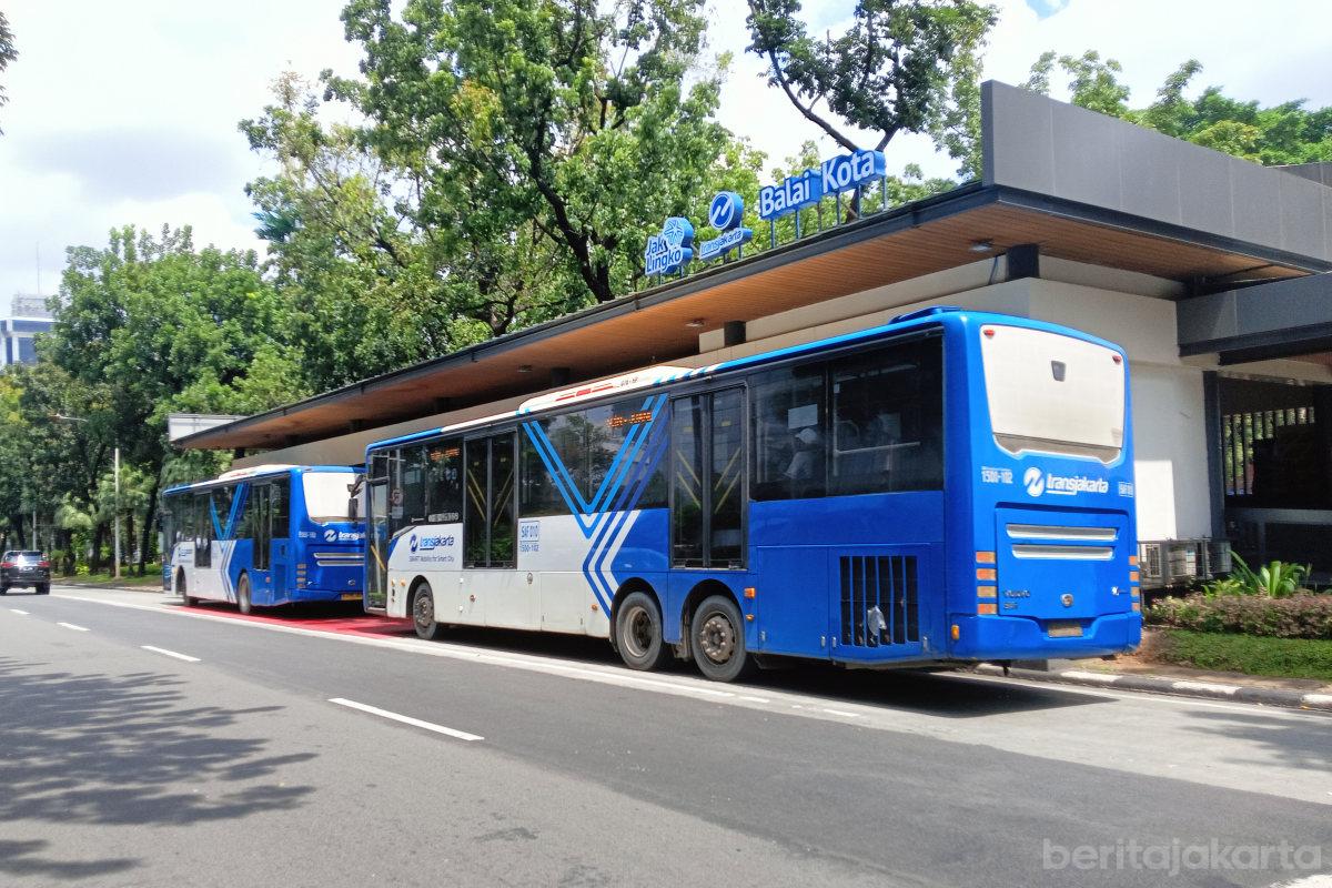 Transjakarta halte balaikota doc