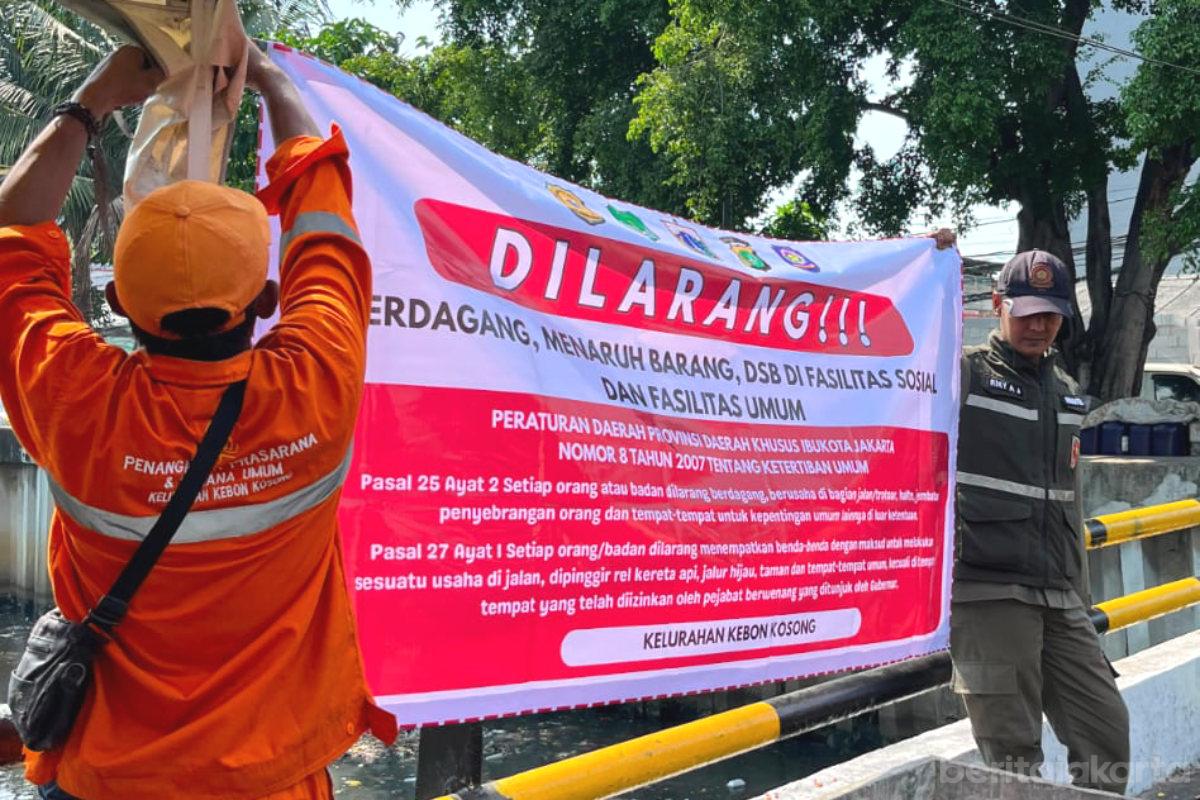 Kelurahan Kebon Kosong Gencarkan Sosialisasi Larangan Berdagang di Fasos Fasum