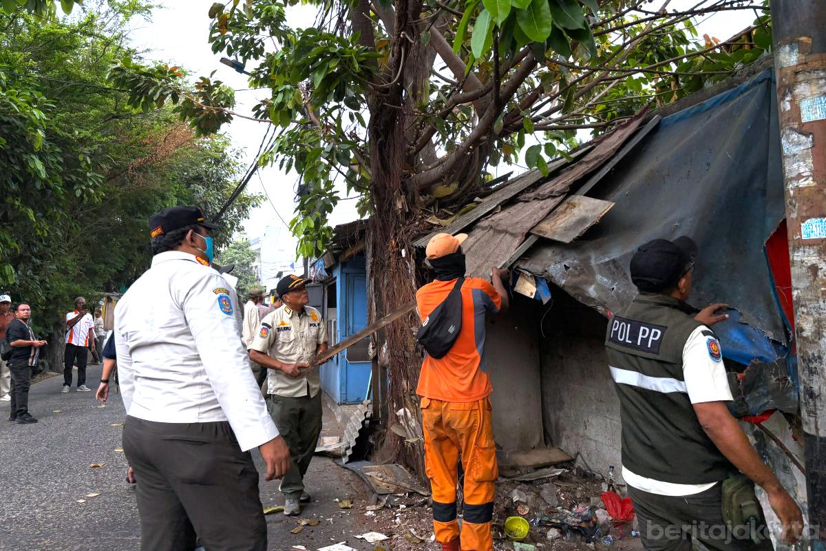 Penertiban PKL Sungai Bambu anita 01