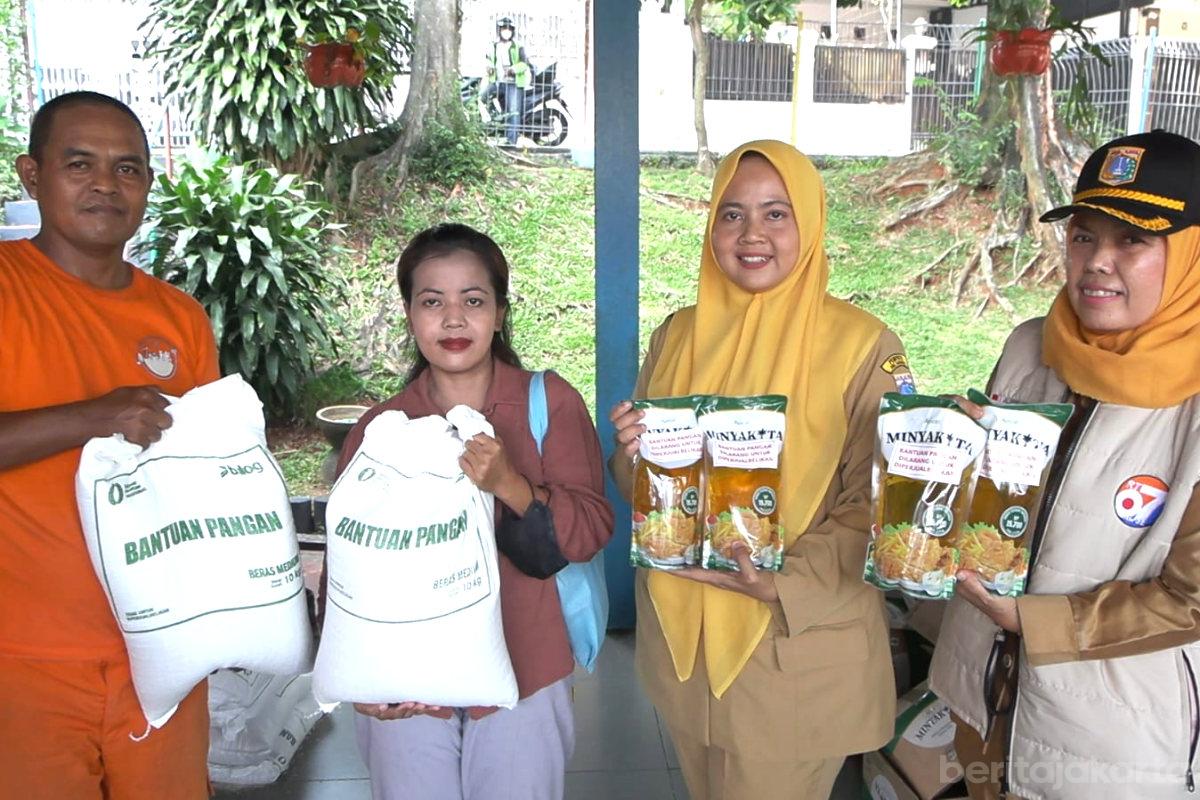 2.365 Warga di Pondok Pinang Terima Bantuan Pangan
