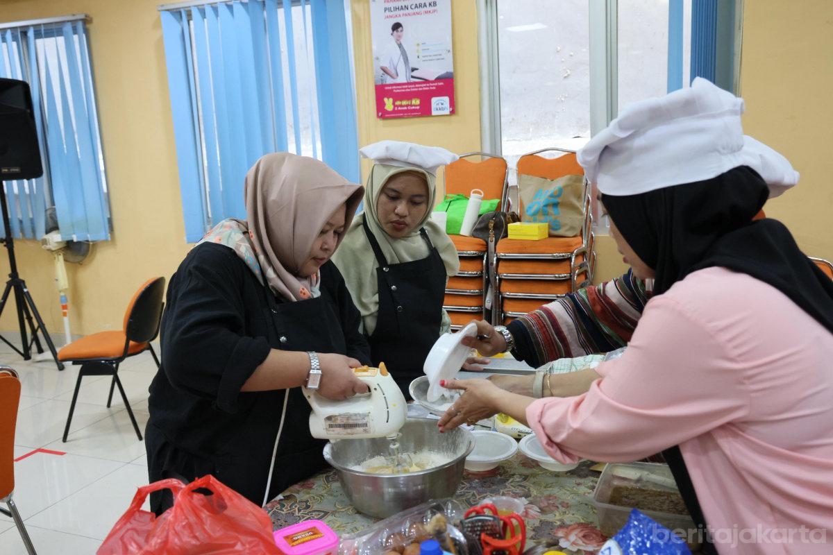 Sudin PPAPP Jakpus Gelar Pelatihan Pembuatan Kue