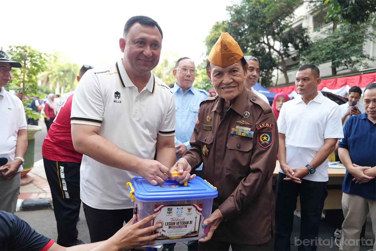 Walikota jakut hendra hidayat tali asih veteran anita