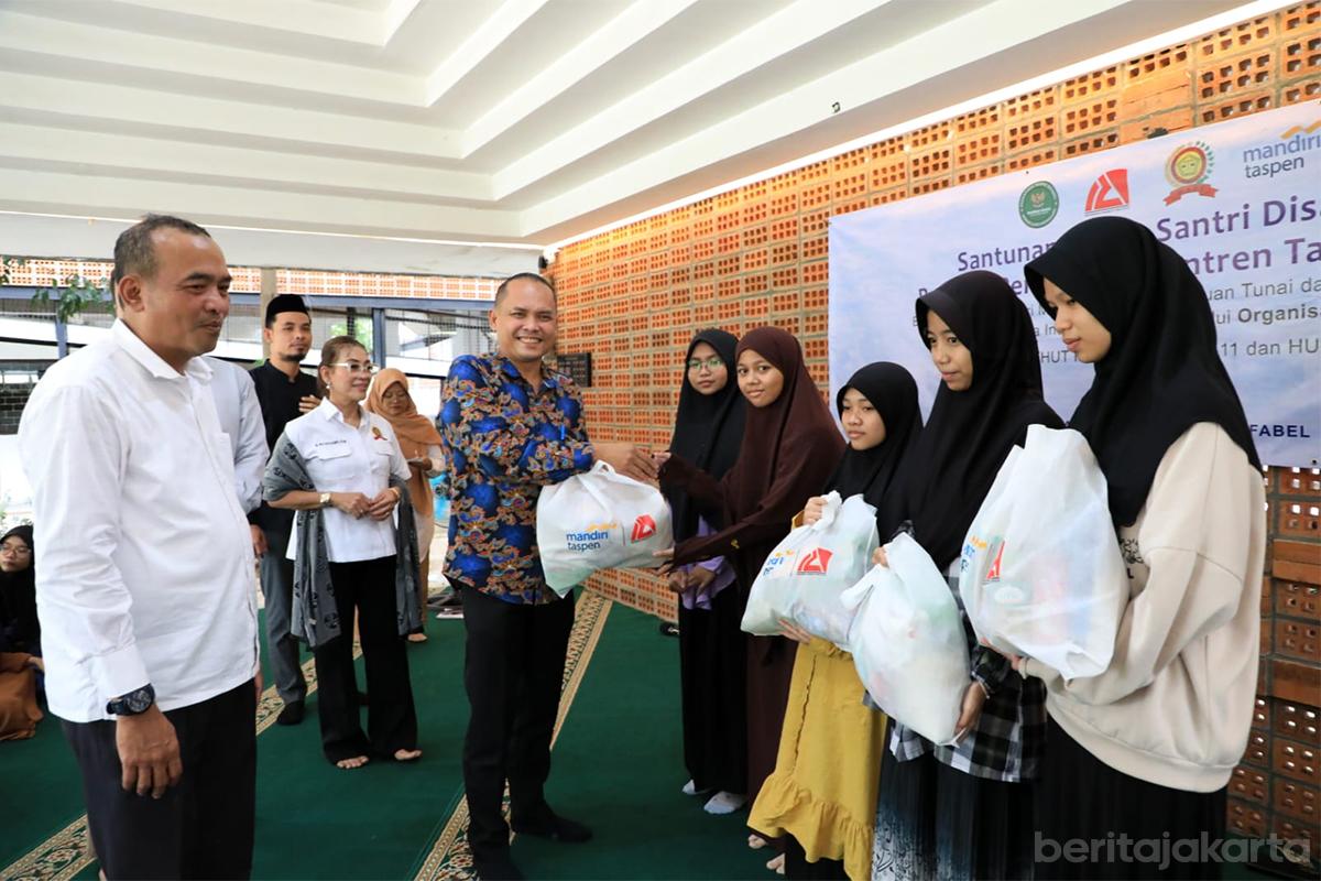 Bantuan Pesantrean Tahfidz Difabel Lebak Bulus tiyo2