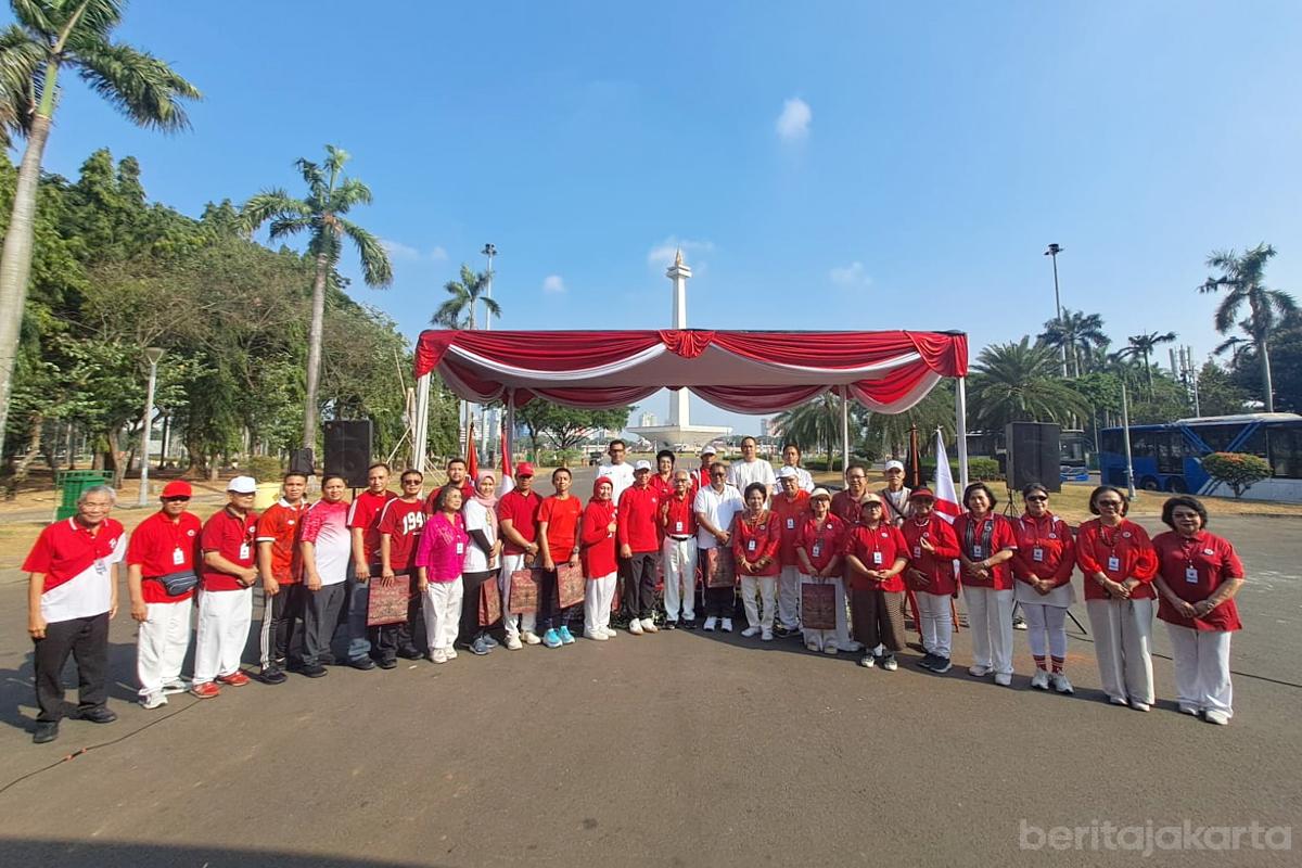 Jalan sehat seminar lansia monas folmer