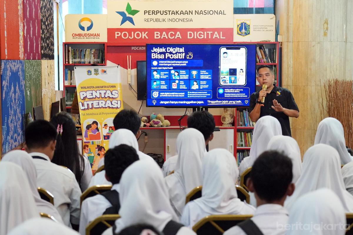 Edukasi Jejak Digital SMP Jakut anita2