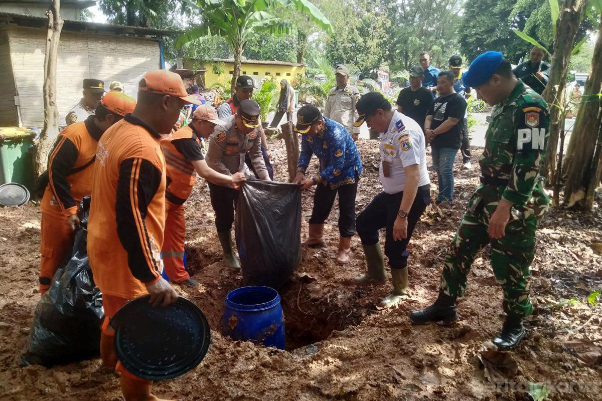 Dukung Pemprov DKI,Terminal Kampung Rambutan Galakkan Program Pilah Sampah