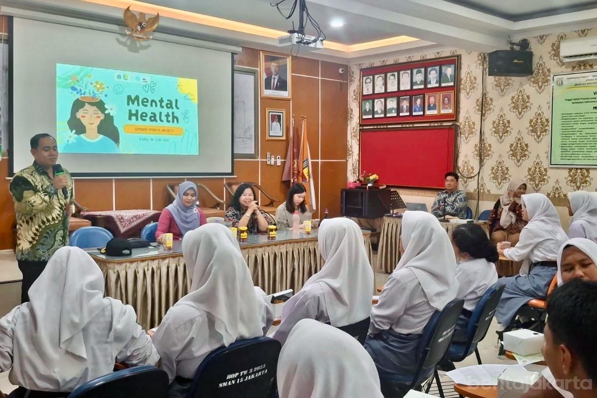 Edukasi kesehatan mental sman15 anita