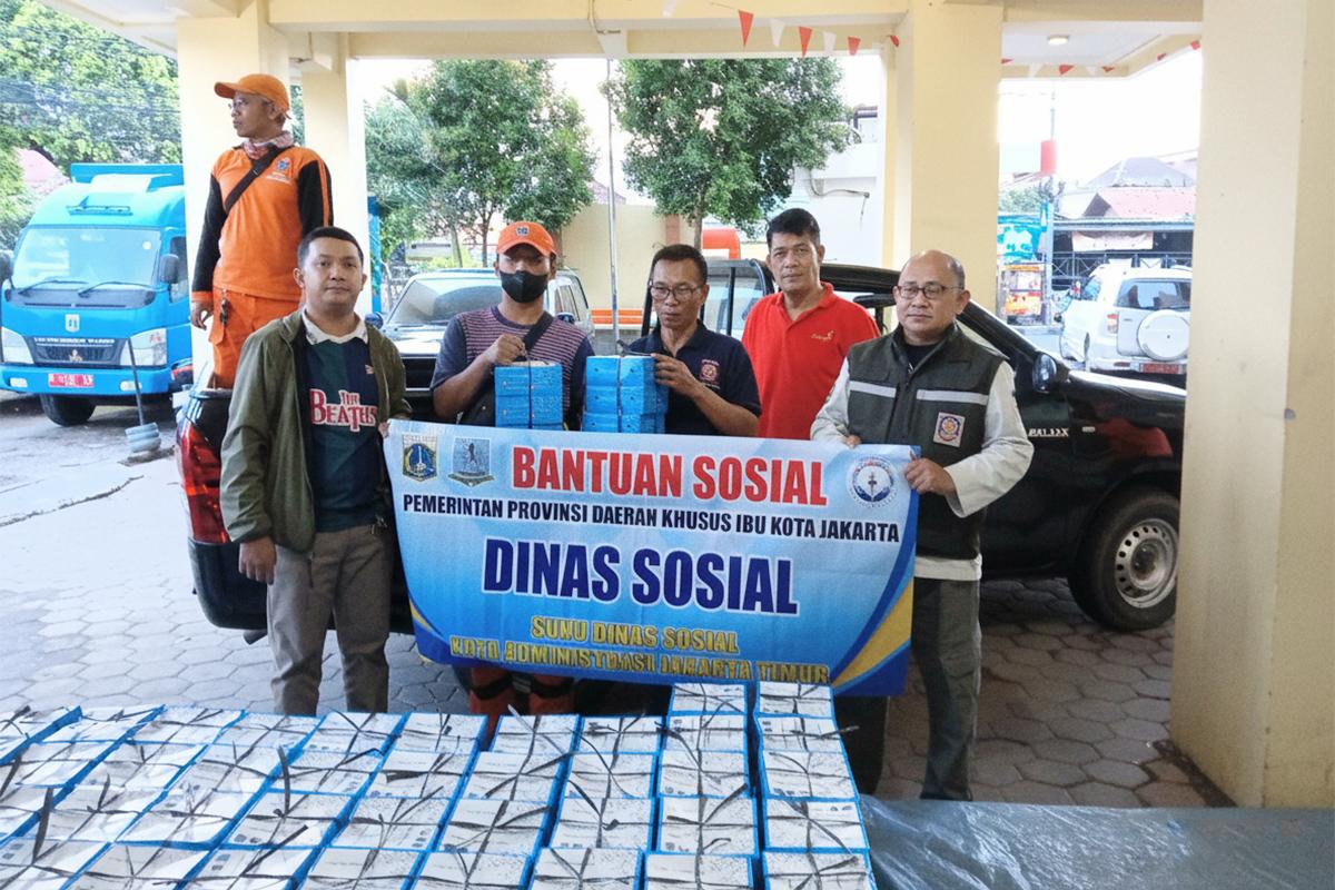 Sudinsos jaktim bantuan penyintas banjir nur ist
