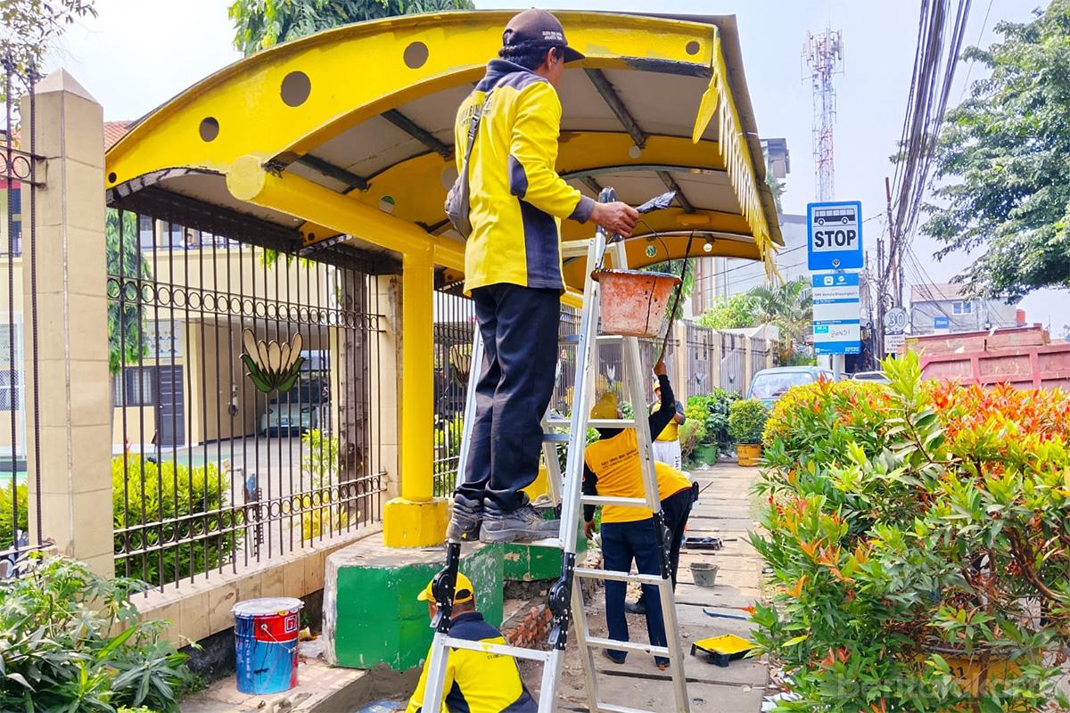 Perbaikan Halte SMK Kemala Bhayangkari 1 nur