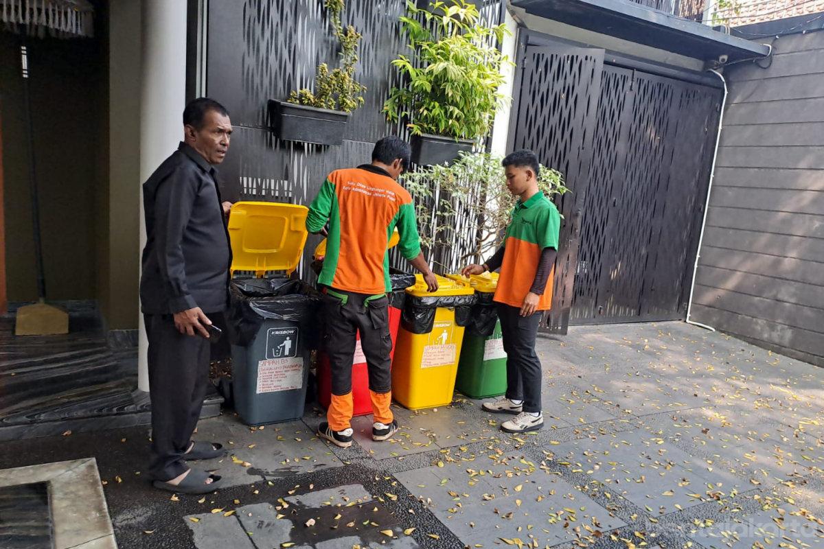 Warga Menteng Mulai Pilah Sampah Dari Sumber