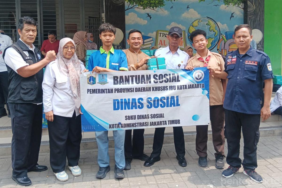 Sudinsos jaktim bantuan penyintas kebakaran nur2